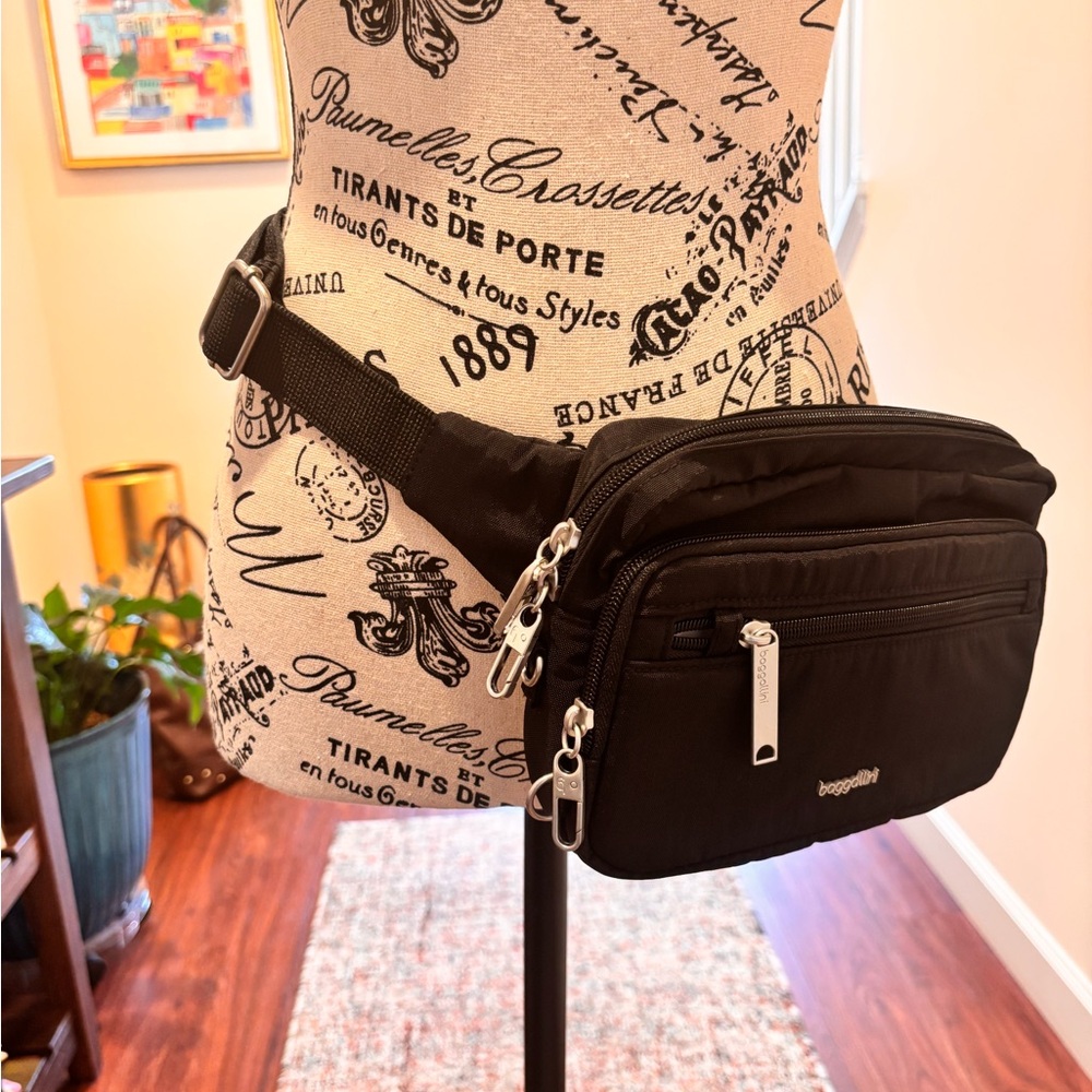 Baggallini Black Crossbody Bag